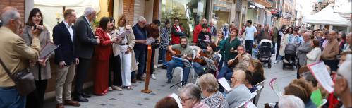 Airén cantó a la Cruz de Mayo de la calle Empedrada