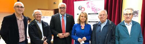 Los ponentes posaron junto al alcalde de Manzanares y miembros de la Escuela de Ciudadanos