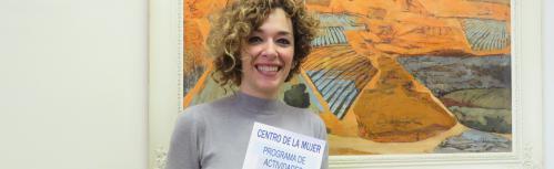 Beatriz Labián presentando las actividades del Centro de la Mujer (febrero-mayo 2019)