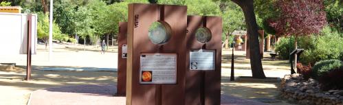 Paseo del sistema solar en el parque de Julián Gómez-Cambronero