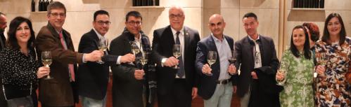 Brindis con los vinos de Manzanares tras la inauguración de las jornadas
