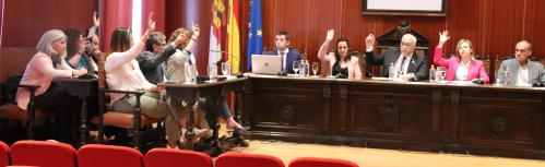 PSOE y PP votan a favor de estos contratos de patrocinio de promotores fotovoltaicos