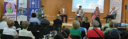 Borja Navarro moderó esta charla celebrada en la biblioteca