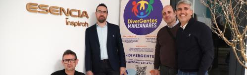Organizadores del evento junto a miembros de DiverGentes