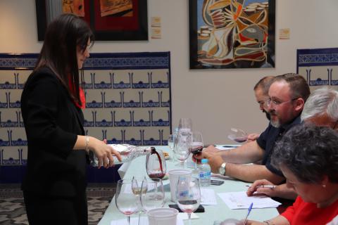 Ciento cuatro muestras participan en el 49º Concurso Regional de Calidad de Vinos