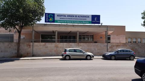Exterior del hospital de Manzanares a 24 de mayo de 2020