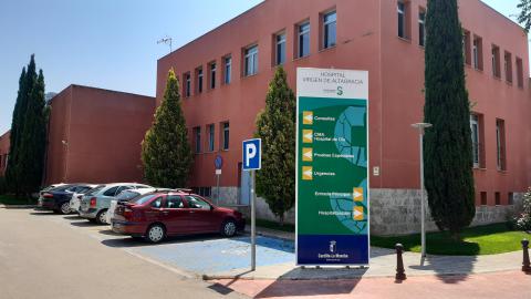 Exterior del hospital de Manzanares en foto de archivo