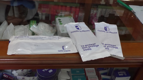 Comienza el reparto de mascarillas del Gobierno Regional en farmacias