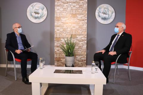Julián Nieva durante la entrevista en Despacho Abierto en M10TV