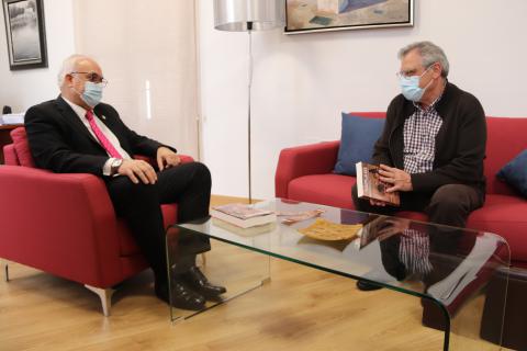 Encuentro de Fernández Camuñas con el alcalde