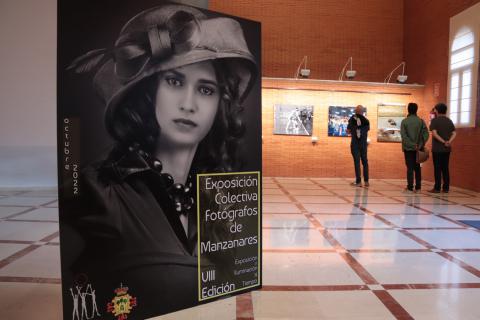 Inauguración de la VIII Exposición Colectiva de Fotógrafos de Manzanares 'Exposición = Iluminación x Tiempo'
