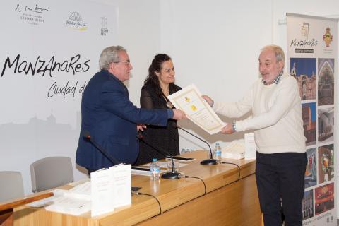 Entrega del XXI Premio Nacional de Poesía 'Ciega de Manzanares' y del XX Premio Nacional de Relato Corto 'Calicanto' (Fotografía: Carlos Caba)
