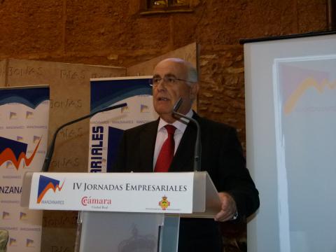 Antonio Noblejas participó en una de las conferencias de las Jornadas Empresariales de 2014 en Manzanares