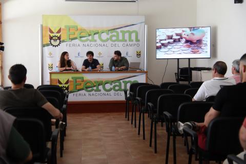 Conferencia 'Apaga el derroche, enciende el ahorro'