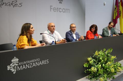 Mesa redonda 'Acompañando el relevo en el Sector Agro'