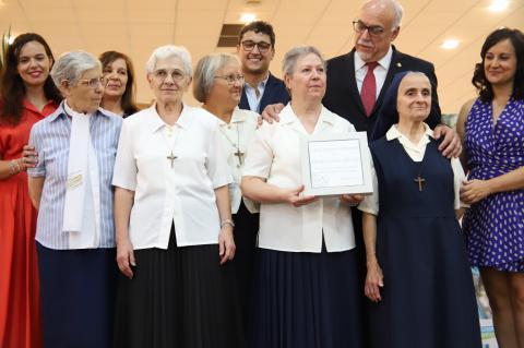 Homenaje a las Hermanas de la Misericordia de Sées