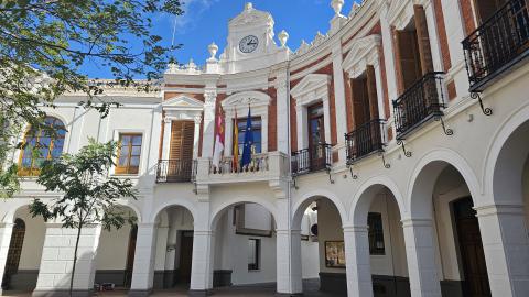 Fachada del Ayuntamiento de Manzanares