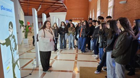Visita de alumnado del IES Azuer 