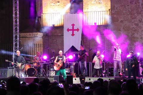 Celtas Cortos durante su concierto en Manzanares en las Jornadas Medievales 2022