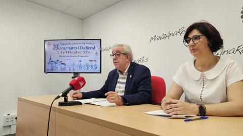 Candi Sevilla y Teresa Muñoz en la rueda de prensa de presentación de las Jornadas
