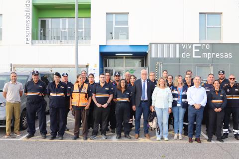 Participantes en el curso junto a las autoridades