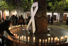 Se han encedido velas en memoria de las víctimas