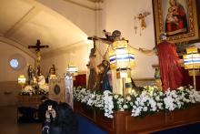 Imágenes de la Hermandad del Cristo de la Buena Muerte en el interior de la iglesia parroquial