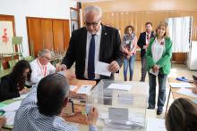 Julián Nieva (PSOE) votó en el colegio de La Candelaria