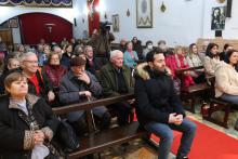 Las personas mayores con la Virgen de la Paz