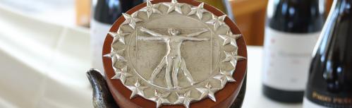 Trofeo que concede Tertulia XV a la Mejor Labor Humanitaria