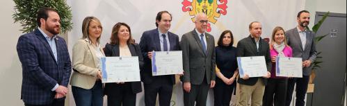 Renovación del distintivo SICTED al Parador de Manzanares, Cristalería Muñoz de Luna, Elegance y Yuntero Tienda Gourmet