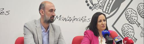 El doctor Javier Domínguez y Prado Zúñiga en rueda de prensa