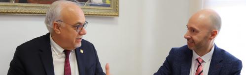 Firma convenio Ayuntamiento y Asociación Empresarial (mayo 2025)