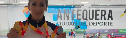 Carmen Mazuecos con sus dos medallas del campeonato de España de Short Track Máster 2026