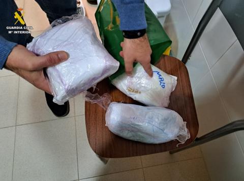 Parte de la droga incautada en estas operaciones