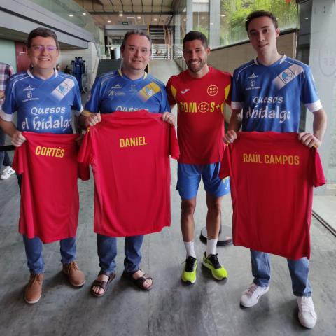 David, Pepe y David con Raúl Campos en la Ciudad del Fútbol de Las Rozas
