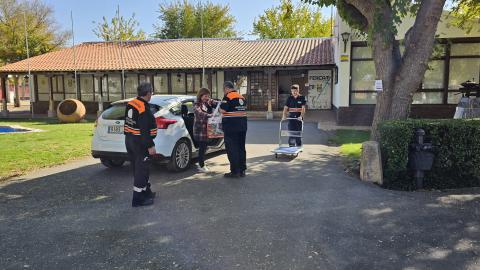 Entrega de ayuda en el recinto ferial de Manzanares