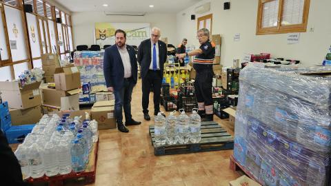 Visita al pabellón de Fercam donde se recogió la ayuda