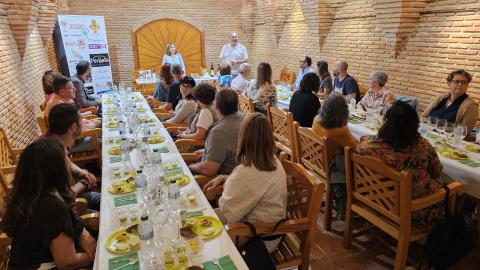 Inicio de la cata de aceite y vino
