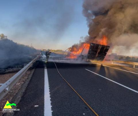 Imagen del incendio facilitada por Emergencia Ciudad Real