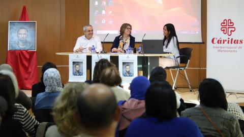 Mesa redonda 'Buenas prácticas en la intervención con personas migrantes'