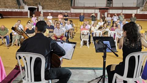 Actuación del dúo Arpeggione en la plaza de toros