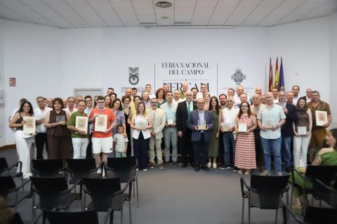 Foto conjunta de premiados y autioridades