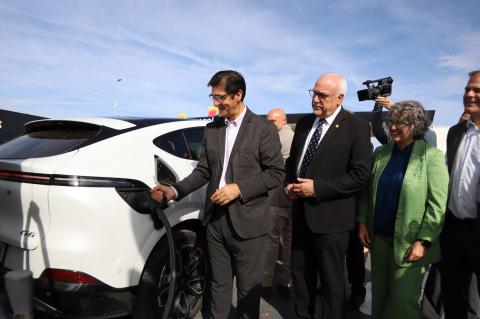 Inauguración hub carga rápida de Repsol en Manzanares