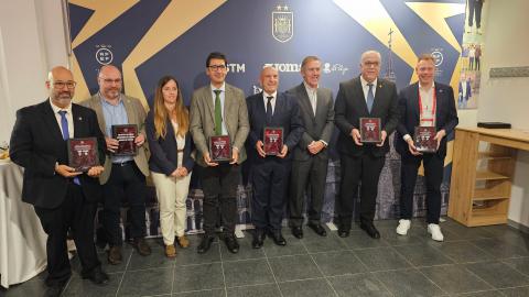 Presencia institucional en el España-Finlandia celebrado en el pabellón 'Manzanares Arena'