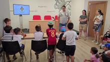 Visita de la Ludoteca de la Divina Pastora a Manzanares10TV