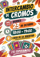 Intercambio de cromos en la Casa de la Juventud
