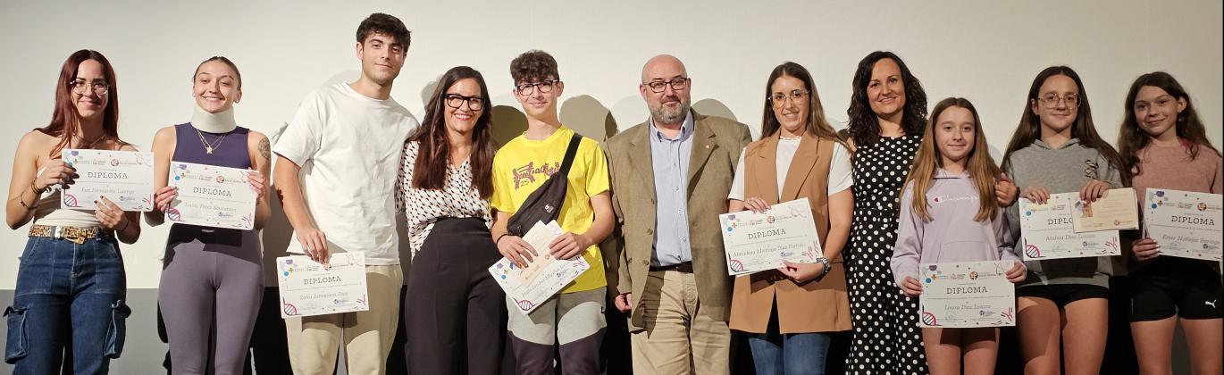 Jóvenes reconocidos por participar en el concurso de Tik Tok sobre salud mental