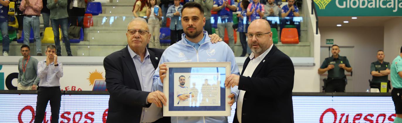 Reconocimiento al capitán Dani Juárez