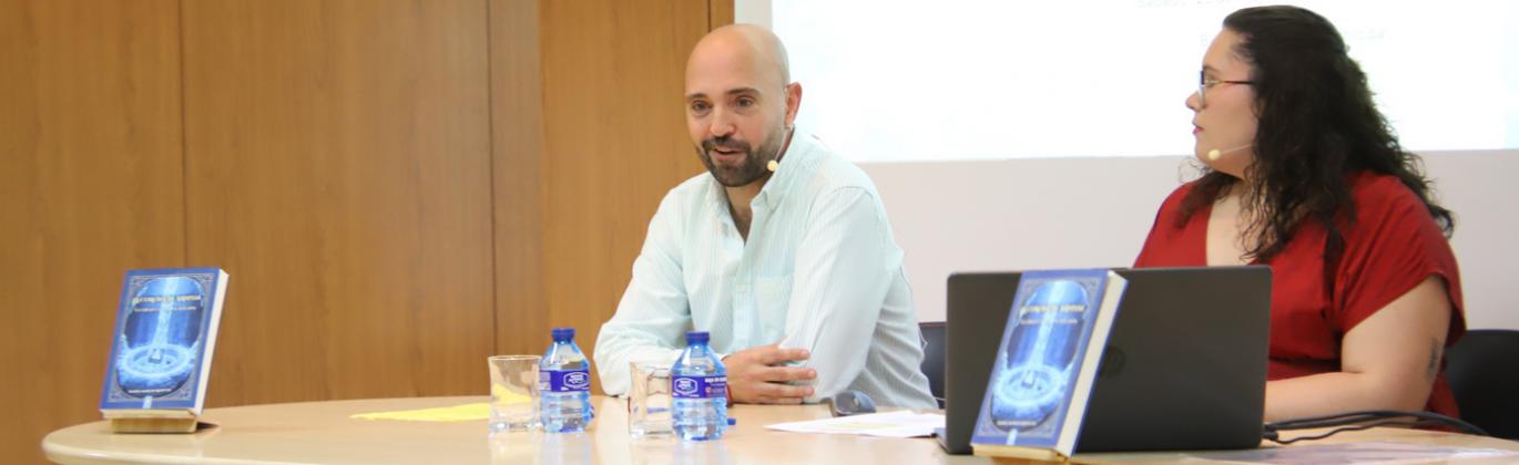 Presentación del libro 'La corona de Arnisse: La gran columna helada' de Daniel Burgos